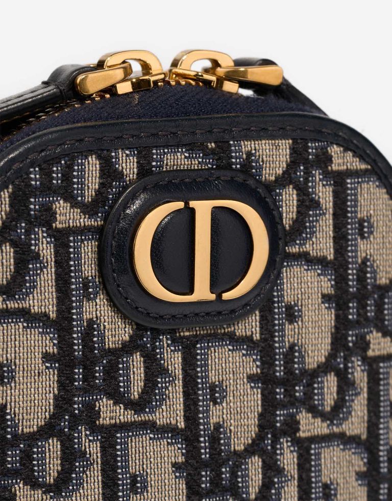 Dior 30 Montaigne Call'in Phone Holder Oblique Jacquard Blue Closing System | Sell your designer bag