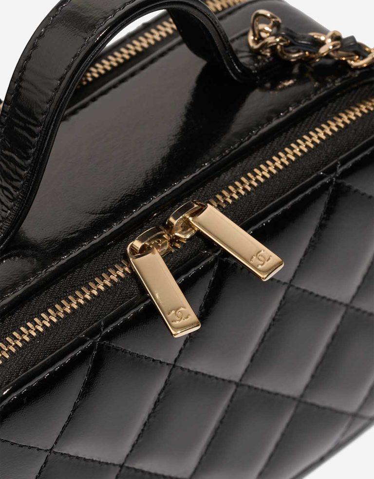 Chanel Vanity Small Patent Black / Rose Signs of wear | Sell your designer bag