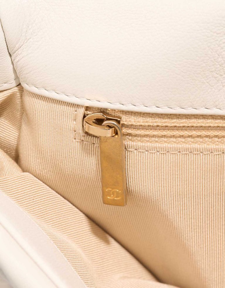 Chanel 19 Flap Bag Lamb White Signs of wear | Sell your designer bag