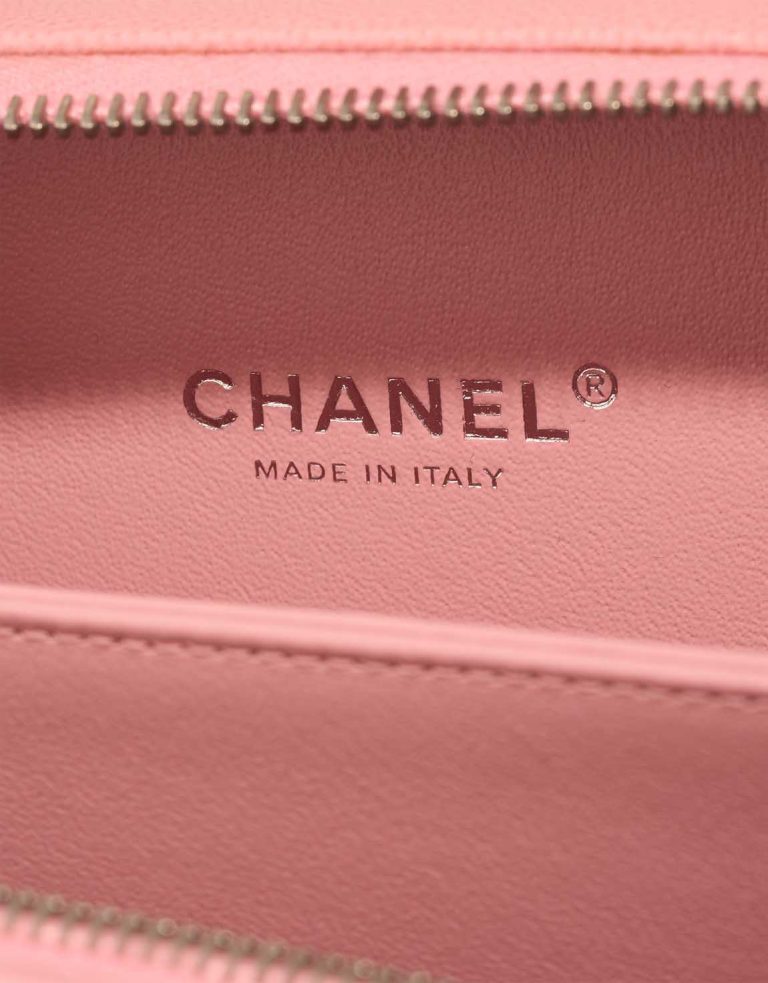 Chanel Vanity Small Caviar Pink / White Logo | Sell your designer bag