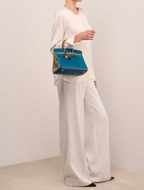 Hermès Birkin HSS 25 Niloticus Crocodile Bleu Izmir / Gris Tourterelle on Model | Sell your designer bag