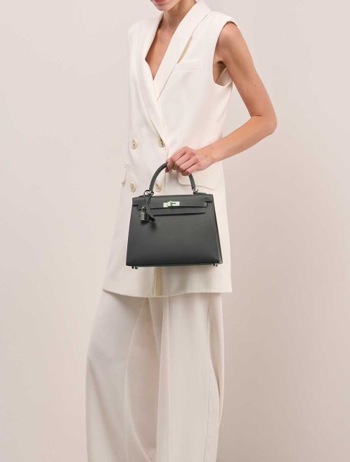 Hermès Kelly 25 Epsom Ardoise Electrum on Model | Sell your designer bag