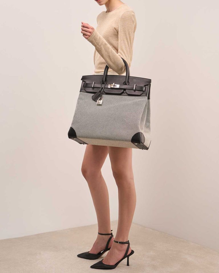 Hermès Haut à Courroies 40 Toile Criss / Veau Evergrain Black / Écru Front | Sell your designer bag