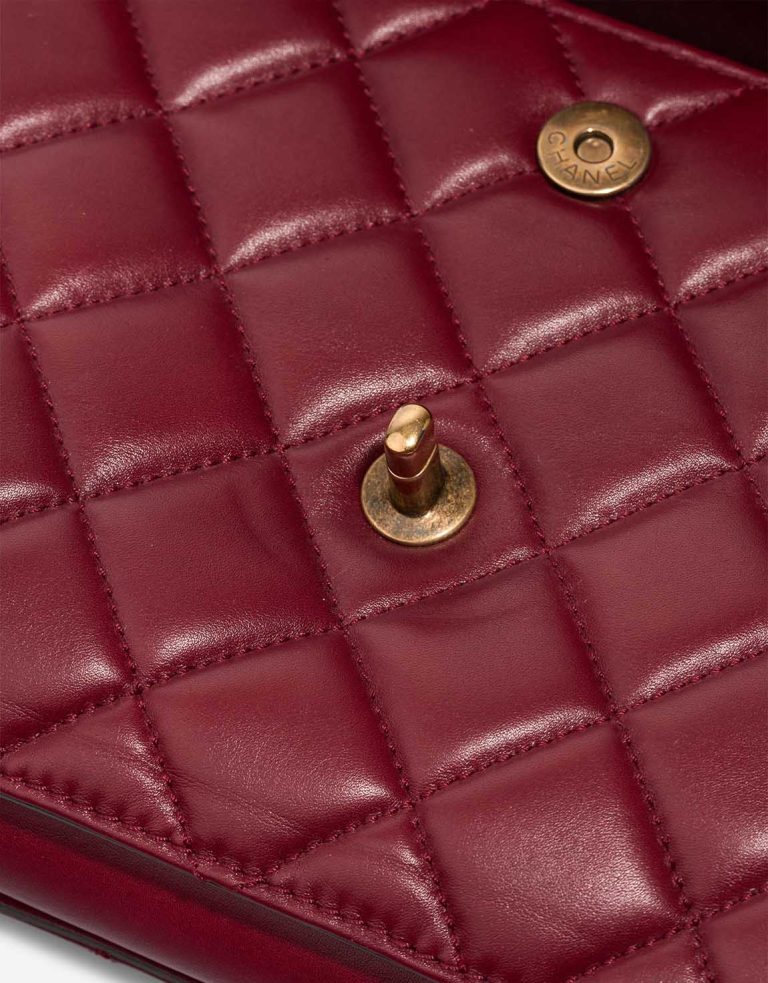 Chanel Timeless Jumbo Lamb Bordeaux Signs of wear | Sell your designer bag
