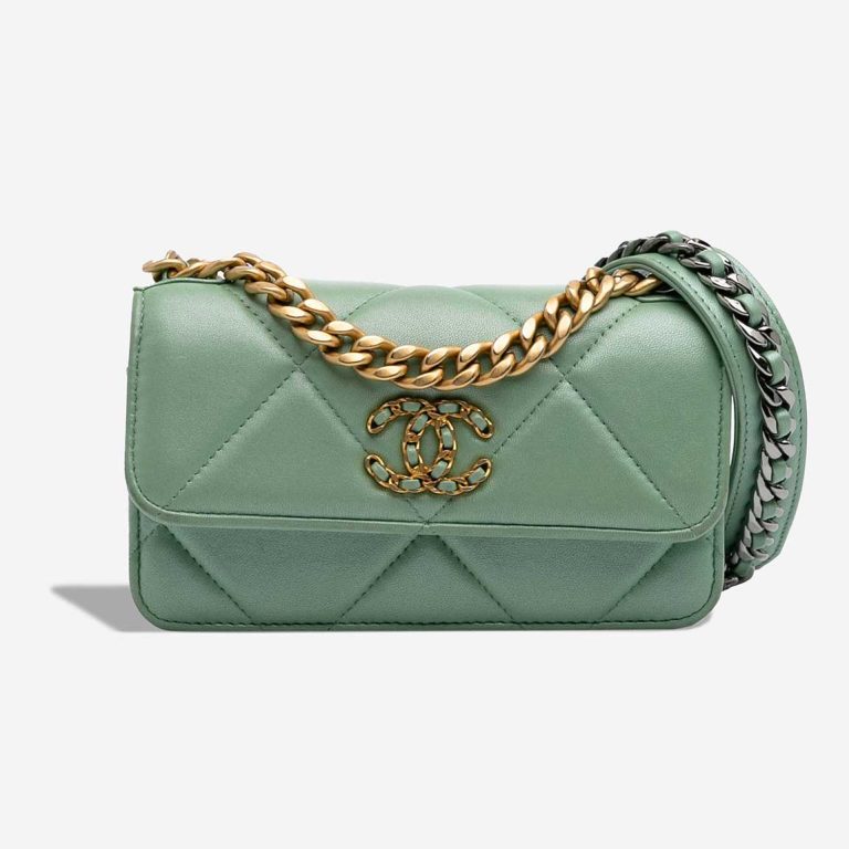 Chanel 19 Wallet On Chain Lamb Green Front | Sell your designer bag