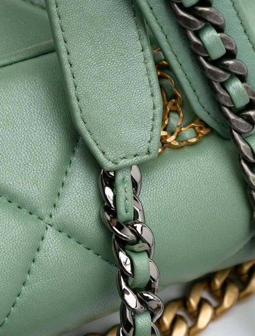 Chanel 19 Wallet On Chain Lamb Green Signs of wear | Sell your designer bag