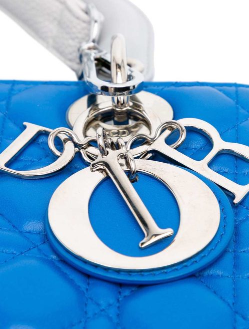 Dior Lady Medium Lamb White / Blue Closing System | Sell your designer bag