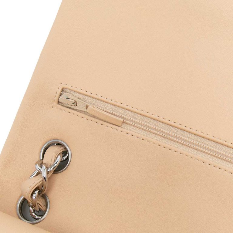 Chanel Timeless Jumbo Lamb Beige Signs of wear | Sell your designer bag