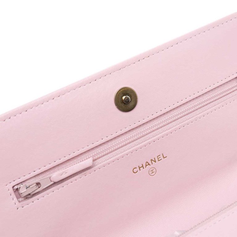 Chanel 19 Wallet On Chain Lamb Pink Front | Sell your designer bag