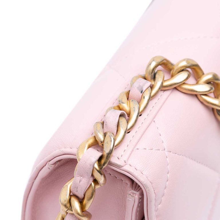 Chanel 19 Wallet On Chain Lamb Pink Signs of wear | Sell your designer bag