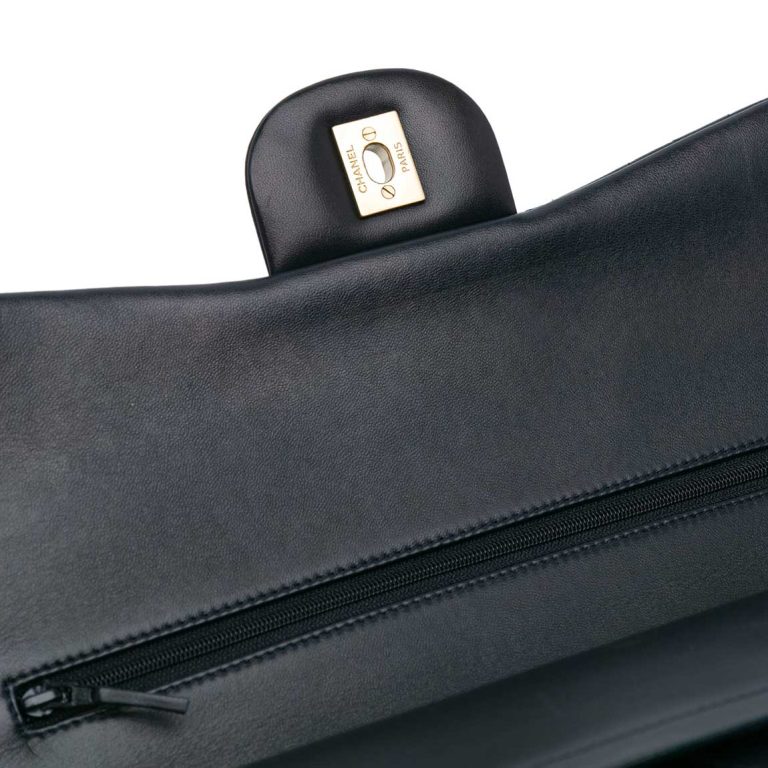Chanel Timeless Jumbo Lamb Dark Blue Signs of wear | Sell your designer bag