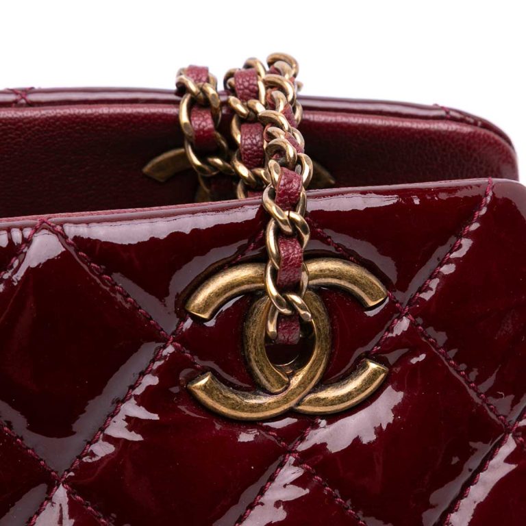 Chanel Shopper Paris-Salzburg Goat / Patent Bordeaux Signs of wear | Sell your designer bag