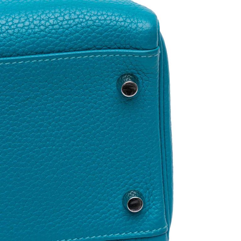 Hermès Kelly 32 Togo Turquoise Signs of wear | Sell your designer bag