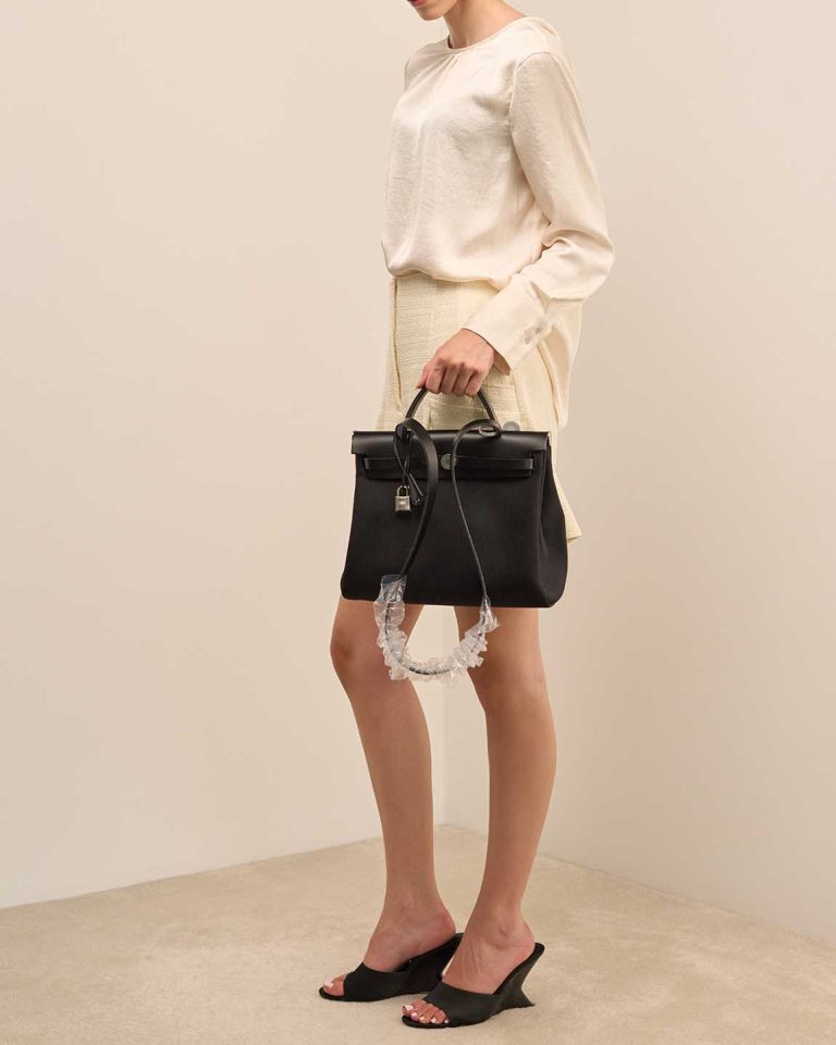 Hermès Herbag 31 Vache Hunter / Toile Black Front | Sell your designer bag