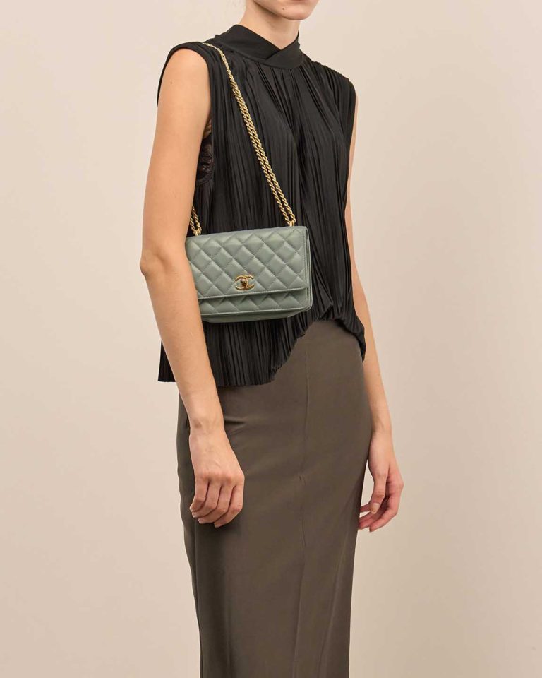 Chanel Trendy CC Wallet On Chain Lamb Iridescent / Water Green Front | Sell your designer bag