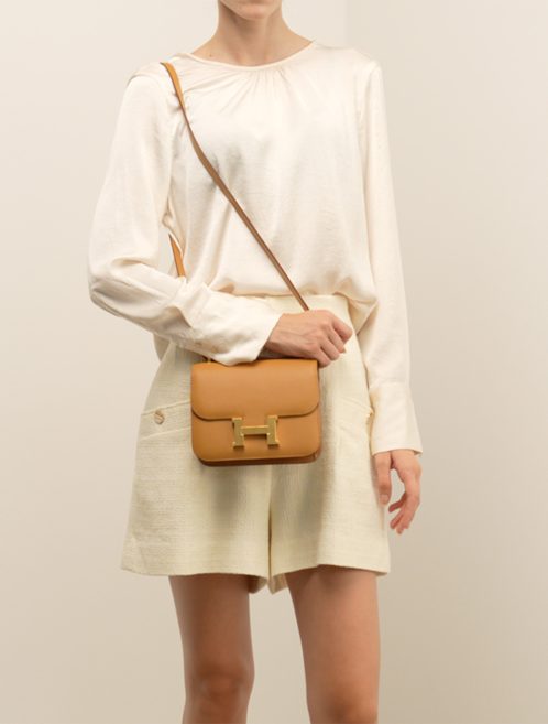 Hermès Constance 18 Epsom Sésame on Model | Sell your designer bag