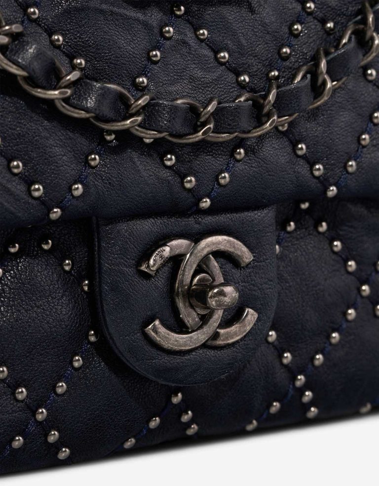 Chanel Timeless Medium Goat Dark Blue Closing System | Sell your designer bag