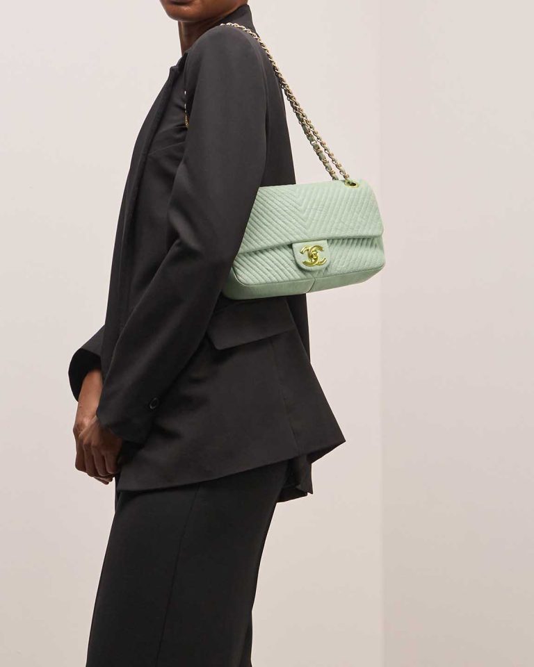Chanel Flap Bag Chevron Medium Crinkled Calf Green Front | Sell your designer bag
