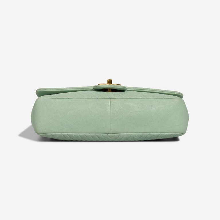 Chanel Flap Bag Chevron Medium Crinkled Calf Green | Sell your designer bag