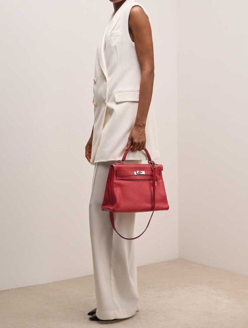Hermès Kelly 32 Clémence Rouge Garance on Model | Sell your designer bag