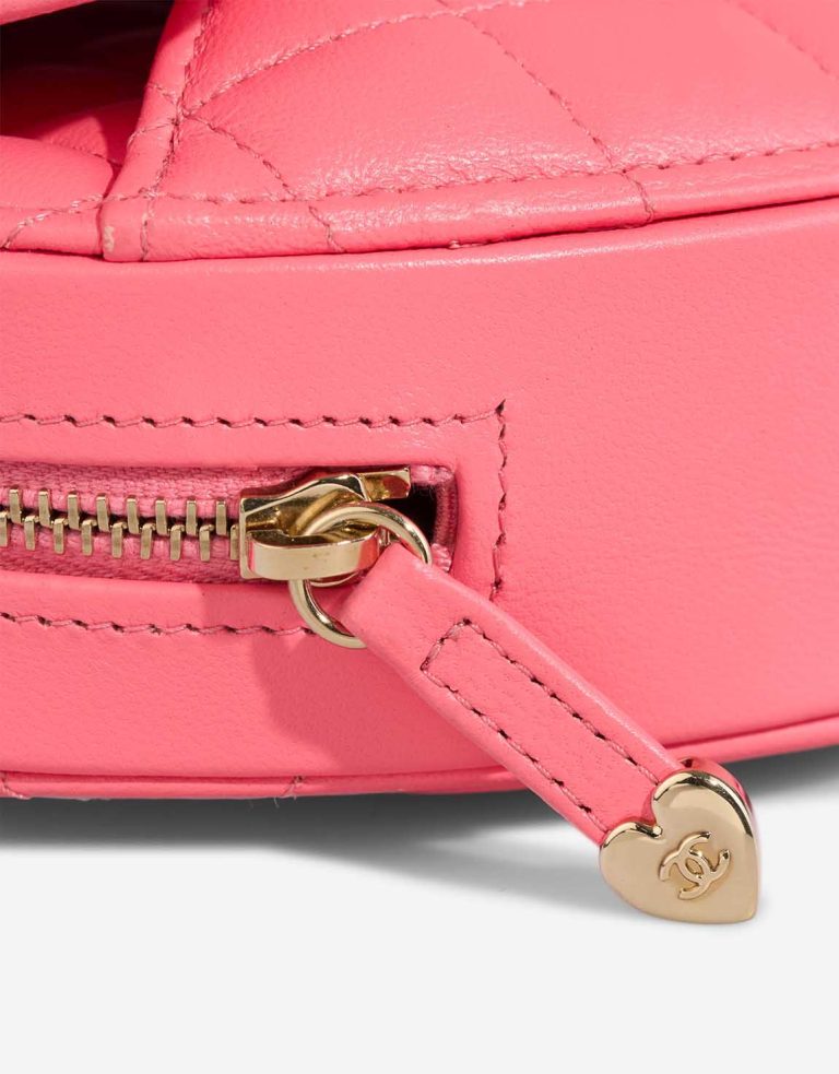 Chanel Timeless Heart Small Lamb Pink Closing System | Sell your designer bag