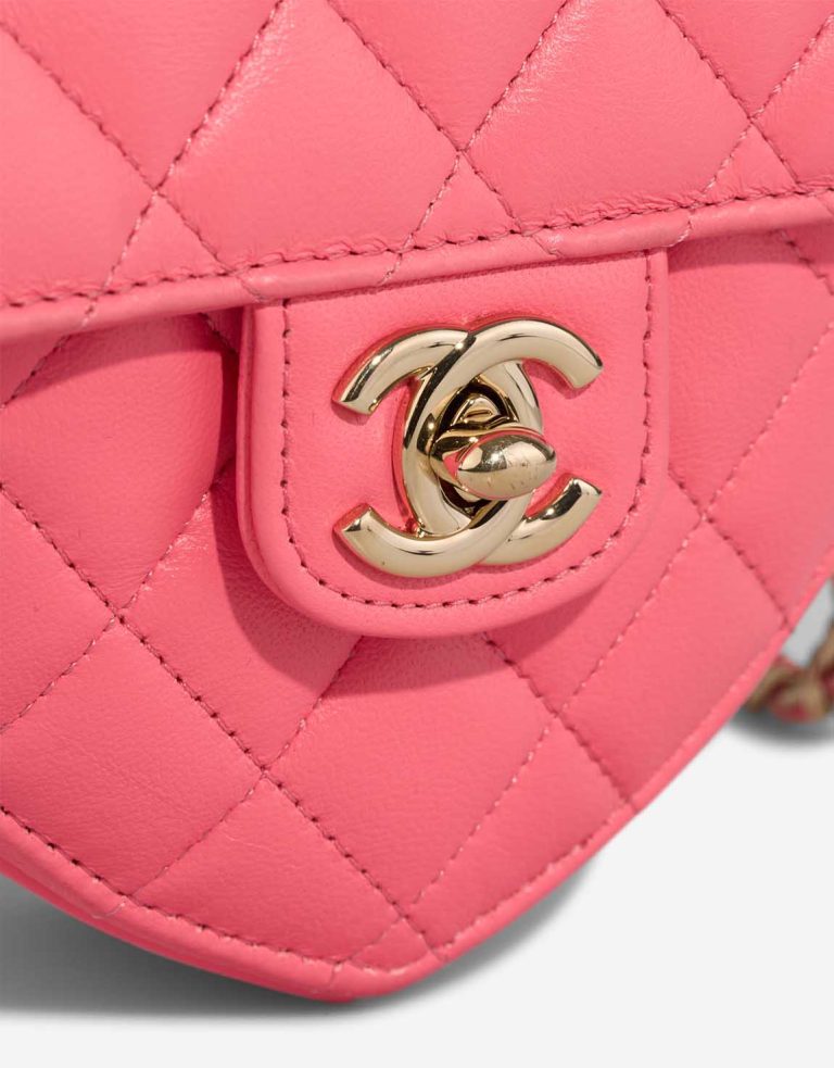 Chanel Timeless Heart Small Lamb Pink Signs of wear | Sell your designer bag