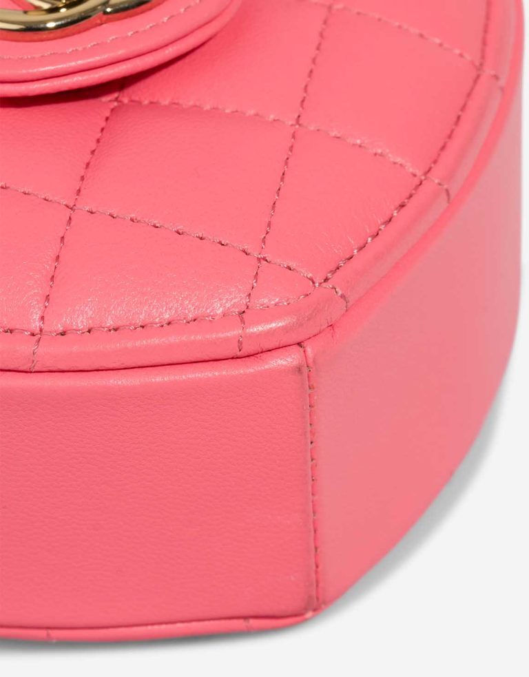 Chanel Timeless Heart Small Lamb Pink Signs of wear | Sell your designer bag