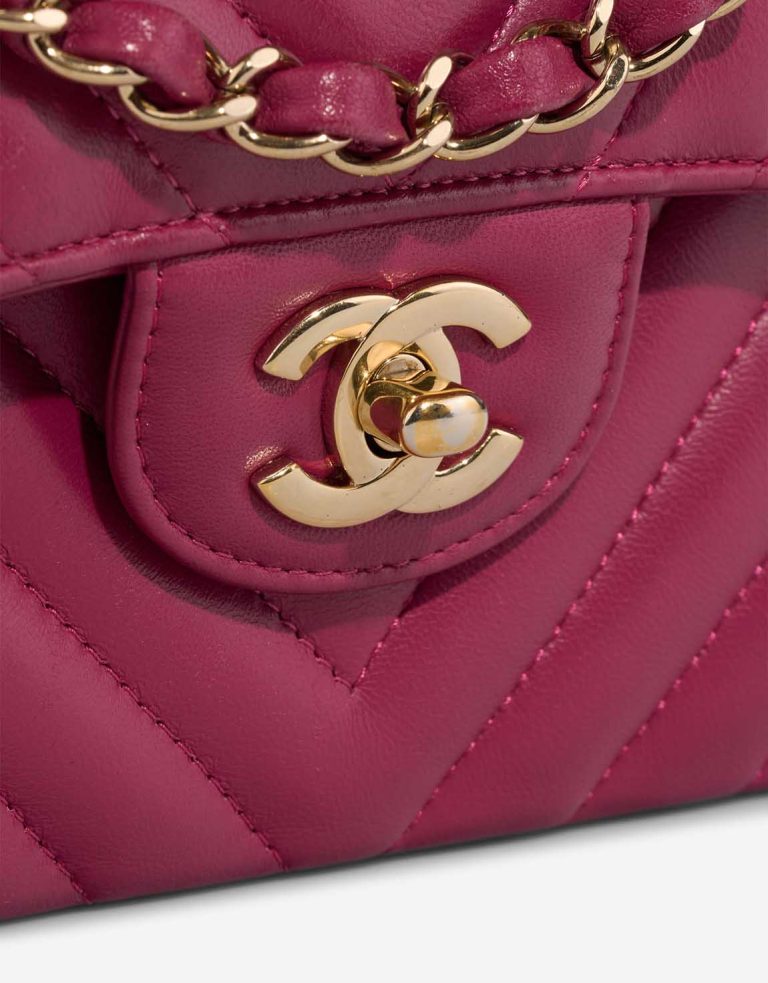 Chanel Timeless Chevron Small Lamb Pink Closing System | Sell your designer bag