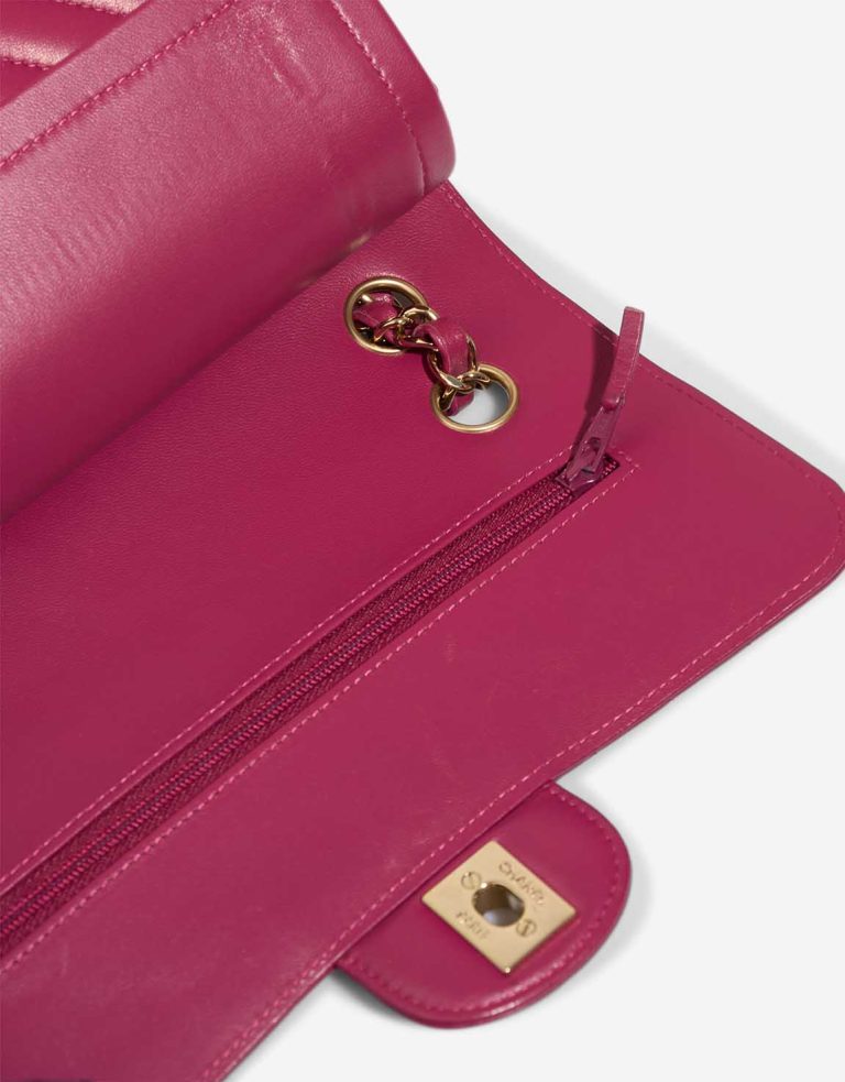 Chanel Timeless Chevron Small Lamb Pink Signs of wear | Sell your designer bag