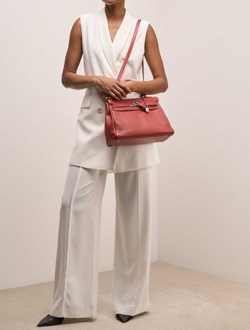 Hermès Kelly 32 Clémence Rouge H on Model | Sell your designer bag