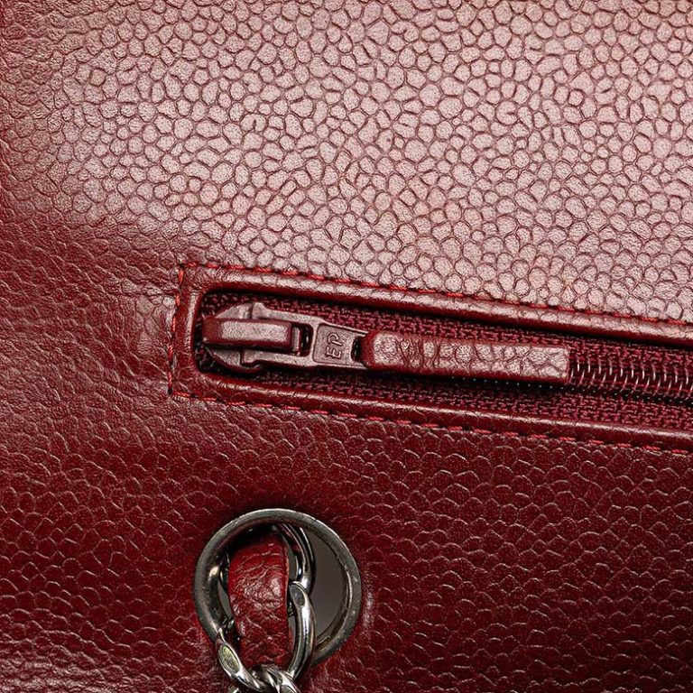 Chanel Timeless Medium Caviar Bordeaux Signs of wear | Sell your designer bag
