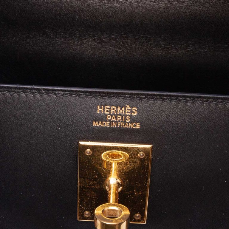 Hermès Kelly 32 Box Black Closing System | Sell your designer bag