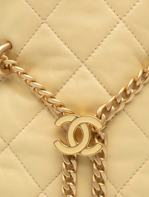 Chanel Bucket Bag Small Lamb Light Yellow Closing System | Sell your designer bag